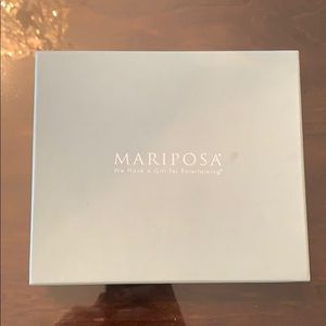 Mariposa frame. “Live laugh love”